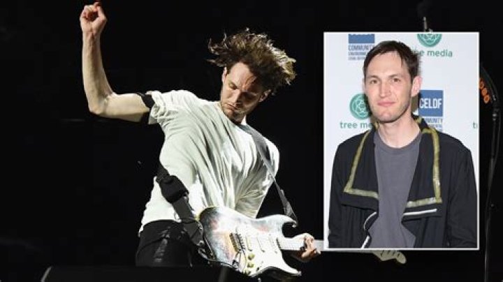Josh Klinghoffer Height, Weight, Age, Bio, Girlfriend, Net Worth