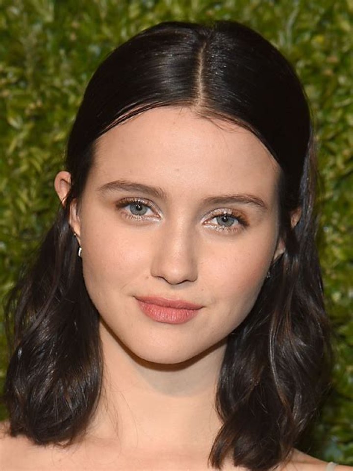Julia Goldani Telles Wiki, Boyfriend, Age, Family & Net worth