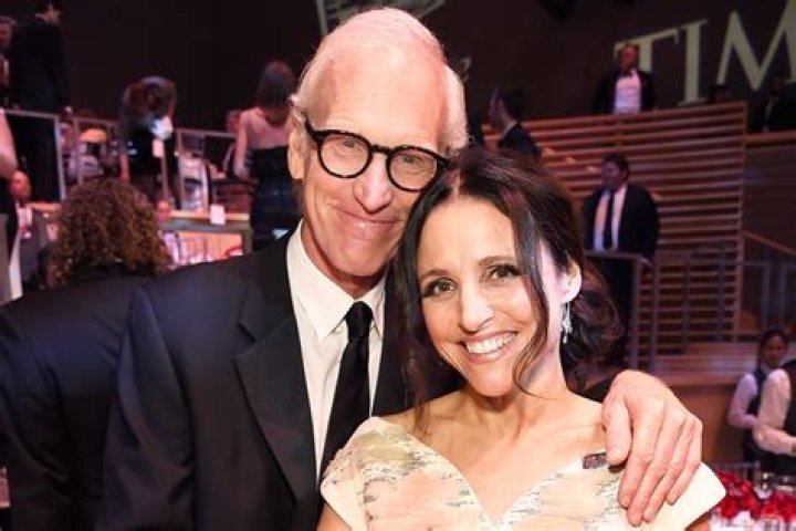 Julia Louis-Dreyfus: Husband, net worth, tattoos, smoking & body measurements