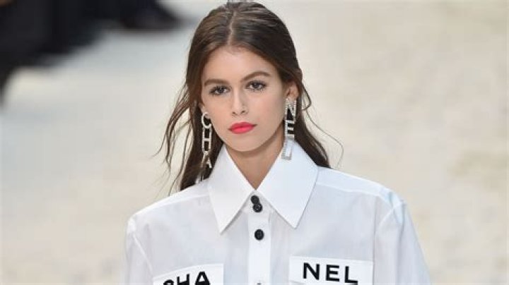 Kaia Gerber Stuns In Bathing Suit At The Pool – Check Out The Pic!