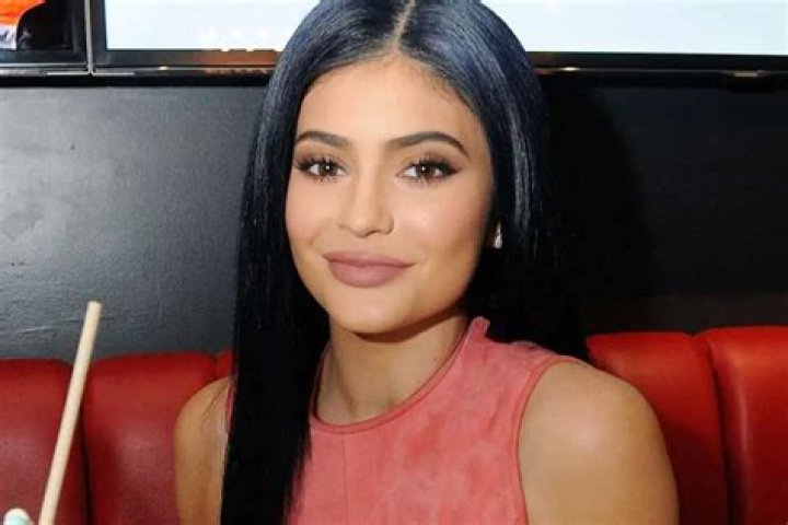 KUWK: Kylie Jenner Takes Her Hair Extensions And Acrylic Nails Off While In Quarantine – Check Out Her Natural Look!