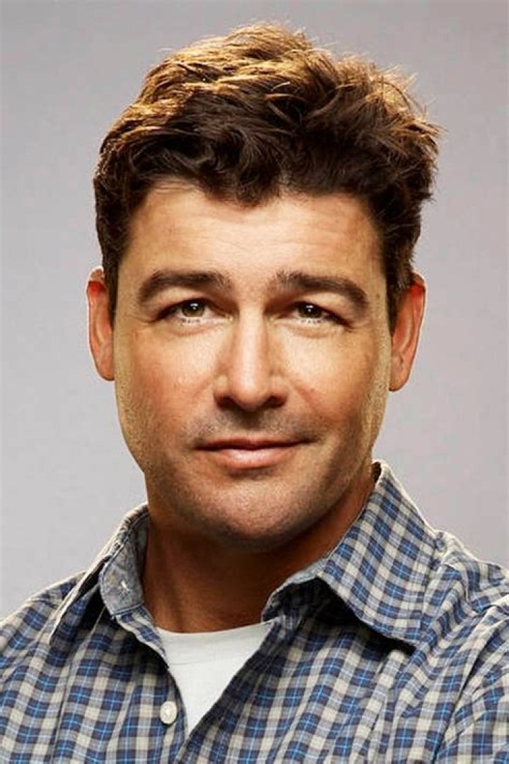 Kyle Chandler Biography - Facts, Childhood, Family Life & Achievements