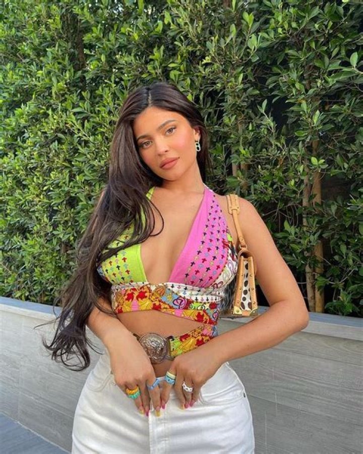 Kylie Jenner Wows In Plunging Versace Crop Top