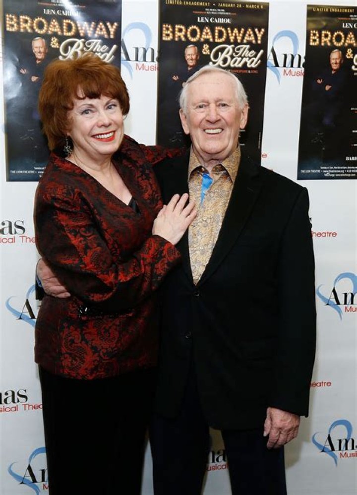 Len Cariou: Wife, net worth, tattoos, smoking & body facts