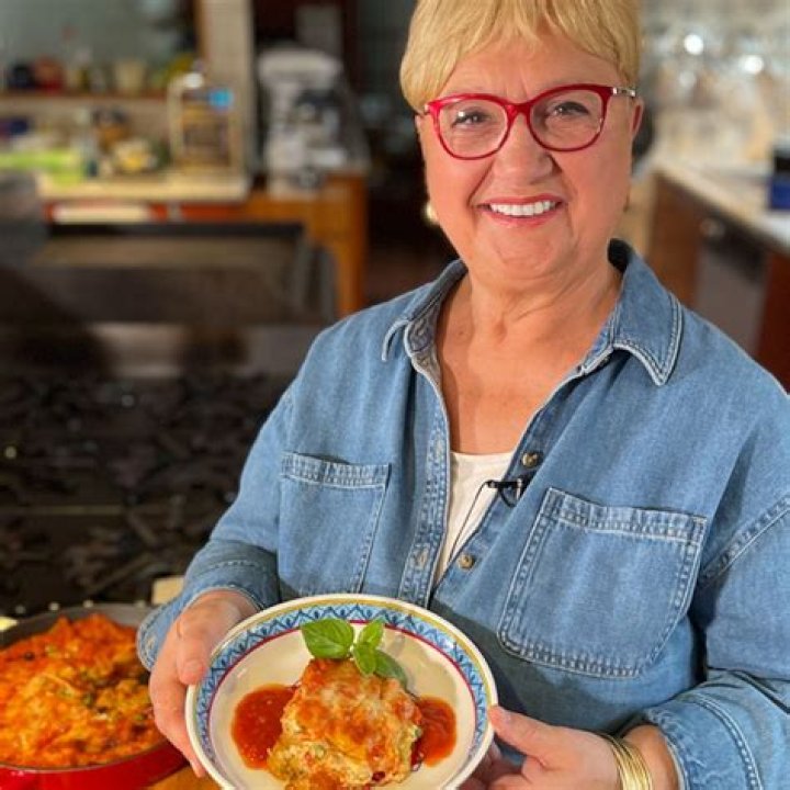 Lidia Bastianich Biography - Facts, Childhood, Family Life & Achievements