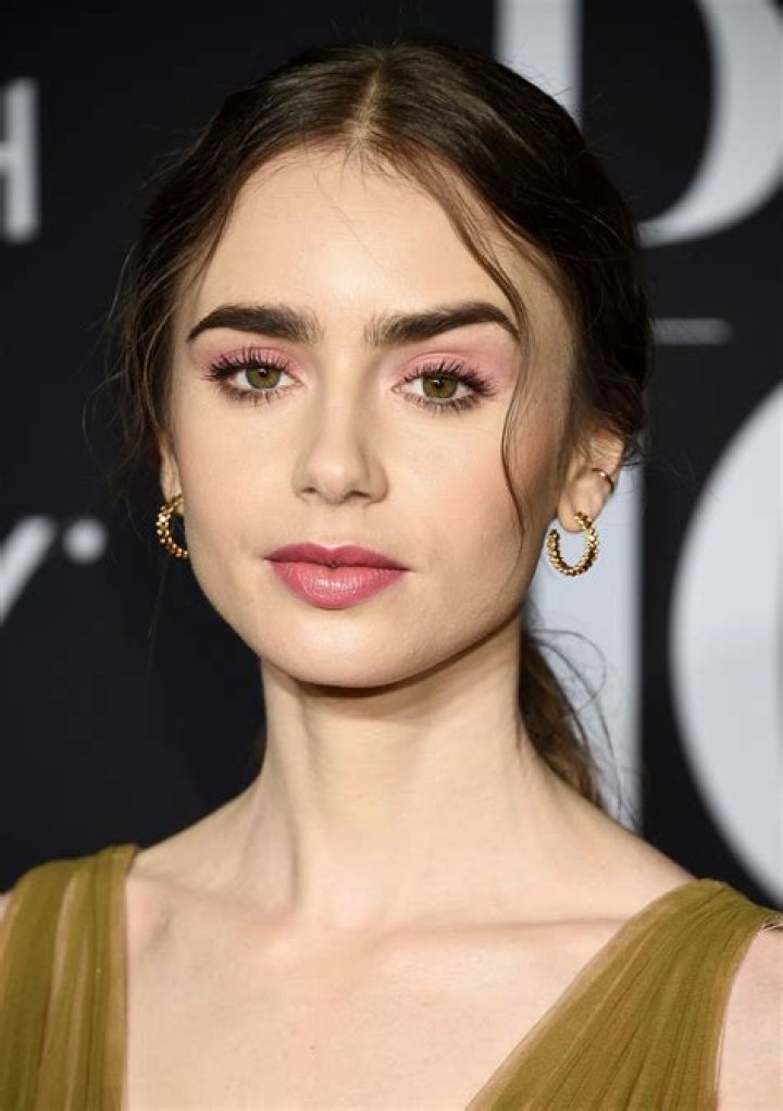 Lily Collins Biography - Facts, Childhood, Family Life & Achievements