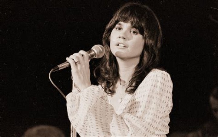 Linda Ronstadt Biography - Facts, Childhood, Family Life & Achievements