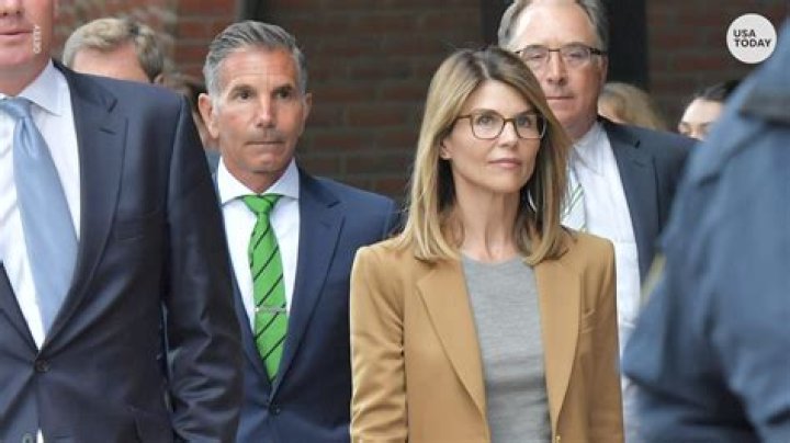 Lori Loughlin And Mossimo Giannulli Reportedly ‘Terrified’ About Going To Jail Soon