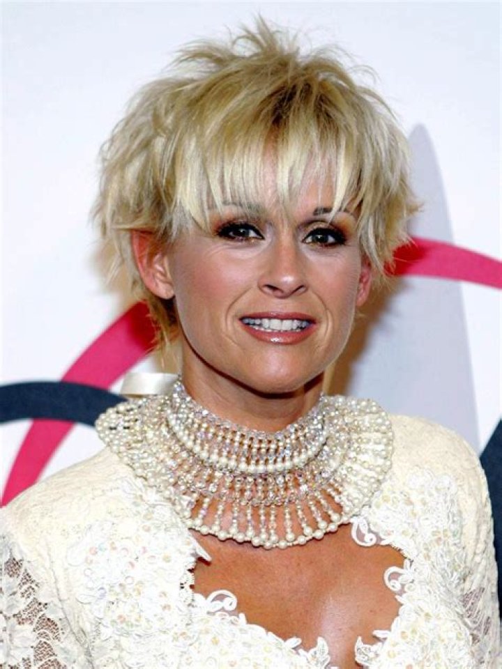 Lorrie Morgan Biography - Facts, Childhood, Family Life & Achievements