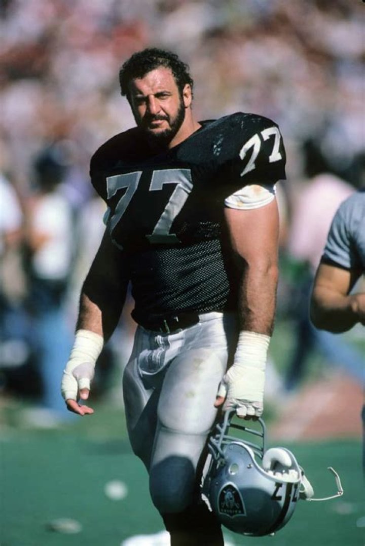 Lyle Alzado Biography - Facts, Childhood, Family Life & Achievements