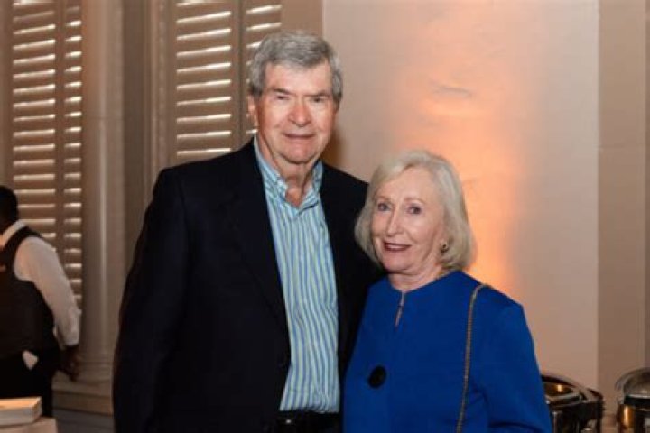 Lynn Nabors-McNally Wiki, age, John McNally's mother, husband, net worth