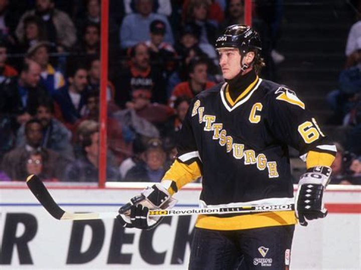 Mario Lemieux Biography - Facts, Childhood, Family Life & Achievements