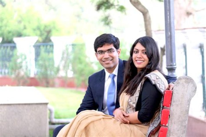 Medha Gandhi Bio, Wikipedia, Age, Salary, Net Worth, Elvis Duran, Z100, Kiss 108, Height and Family