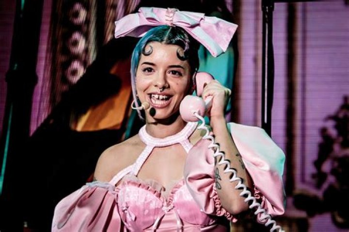 Melanie Martinez’s Fans Think About Her Weight Gain a Lot!