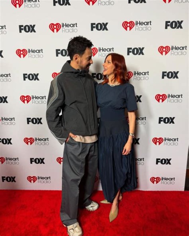 Mike Shinoda Height Weight Age Body Measurements Stats Facts Family