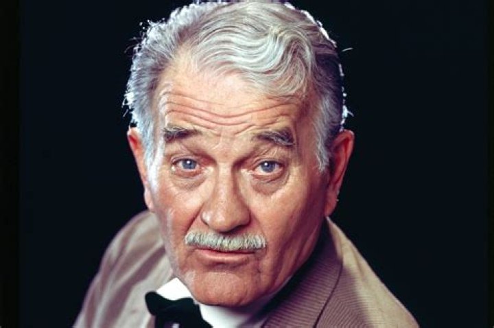 Milburn Stone Biography - Facts, Childhood, Family Life & Achievements