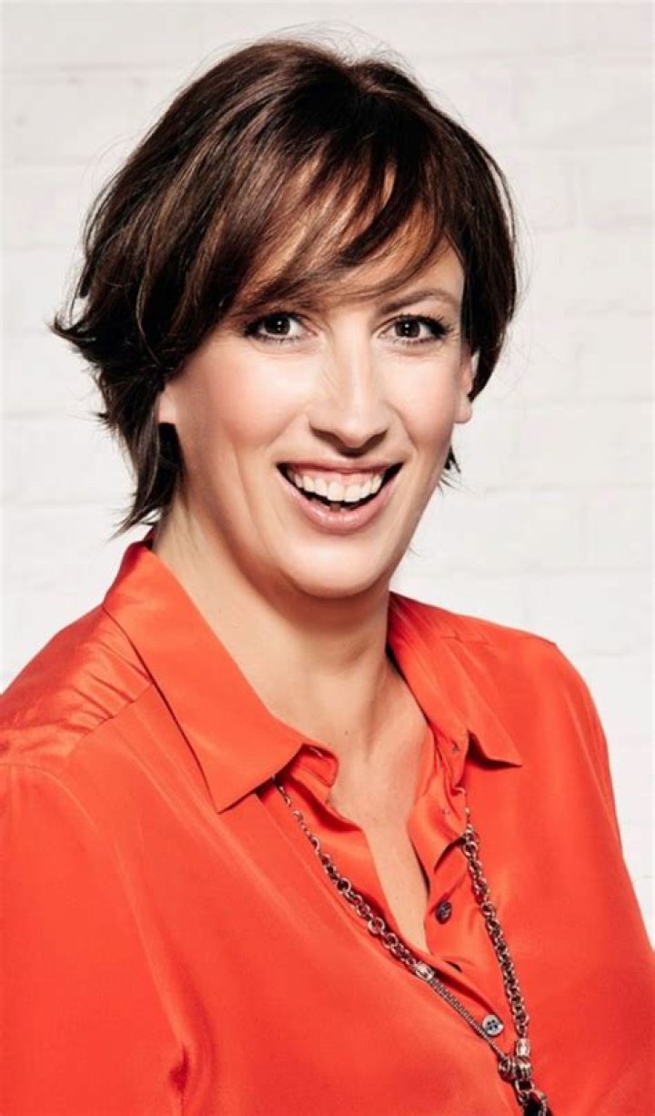Miranda Hart Biography - Facts, Childhood, Family Life & Achievements of English Actress