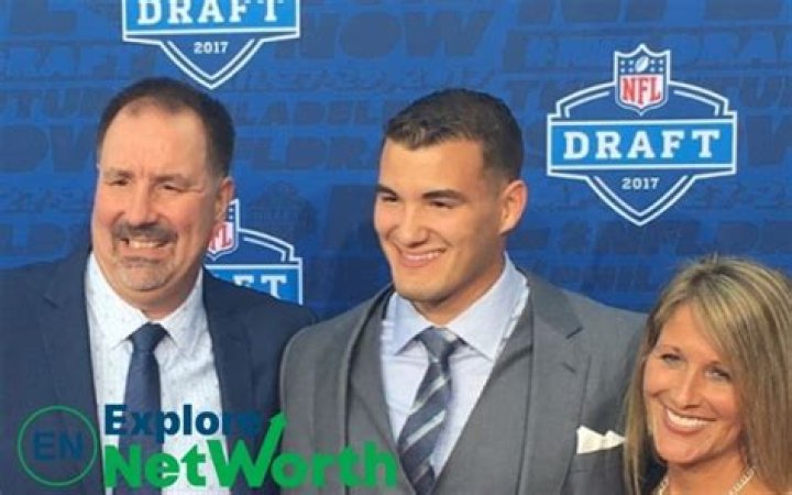 Mitchell Trubisky Net Worth, Wiki, Biography, Age, Wife, Parents, Photos and More