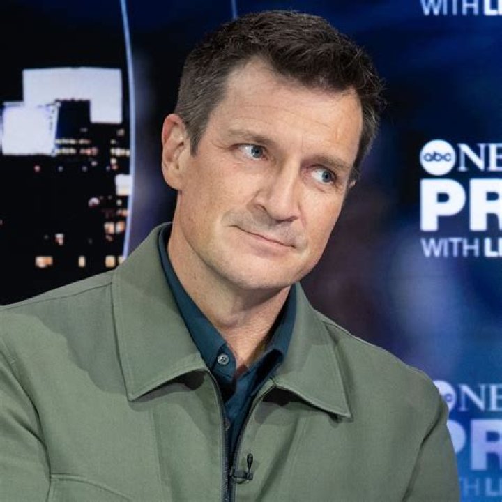 Nathan Fillion Biography - Facts, Childhood, Family Life & Achievements