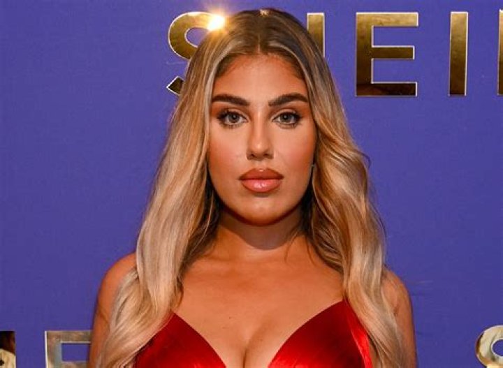 Anna Vakili in Bathing Suit Says "Get Me Back in the Sun" — Celebwell