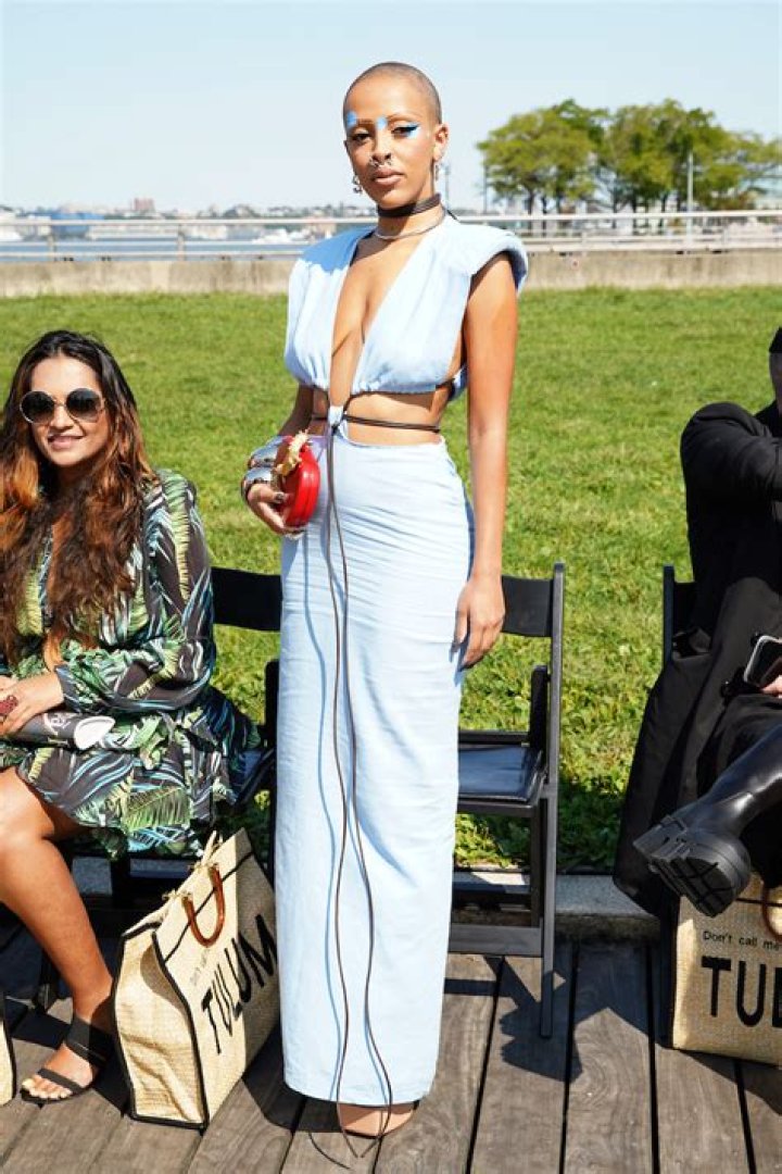 Doja Cat in Bathing Suit is Ready for "Spooky Season" — Celebwell