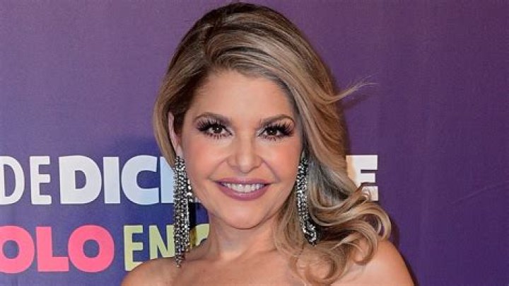 Itati Cantoral in Bathing Suit Says "Love What You Do" — Celebwell