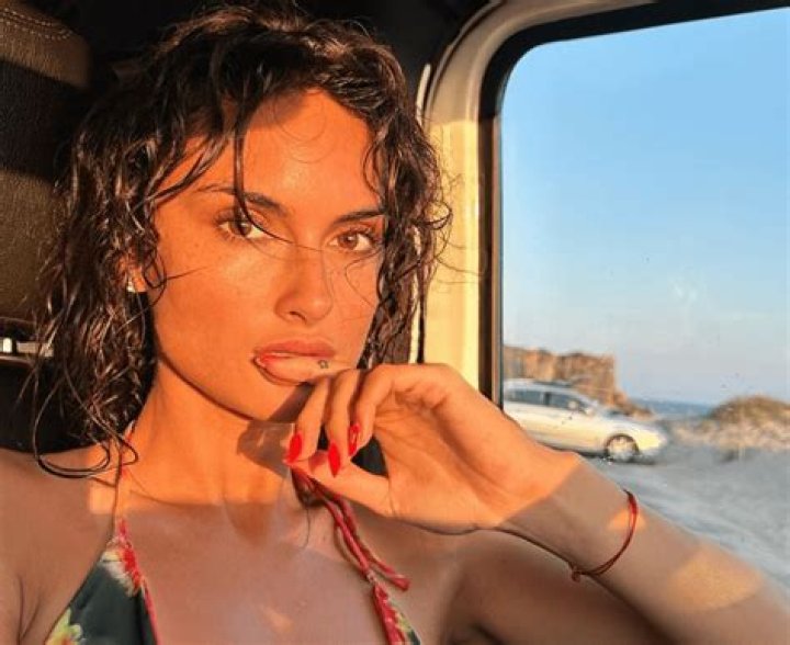 Julia Rose Shares Swimsuit Weekend Photos — Celebwell