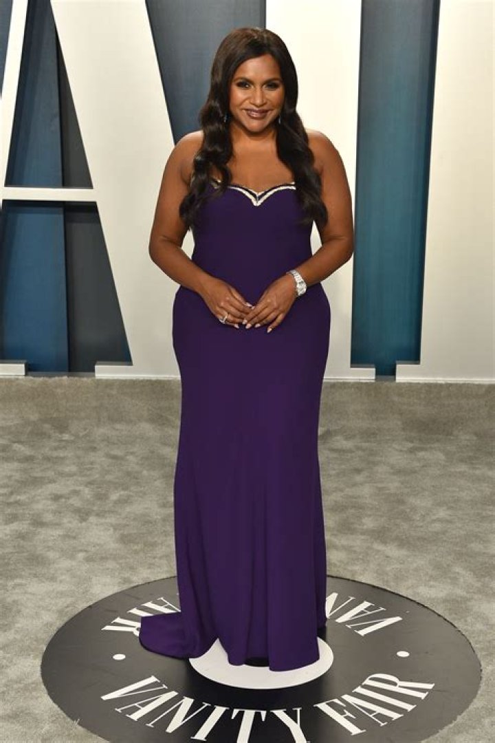 Mindy Kaling Shares Rare Swimsuit Photo — Celebwell