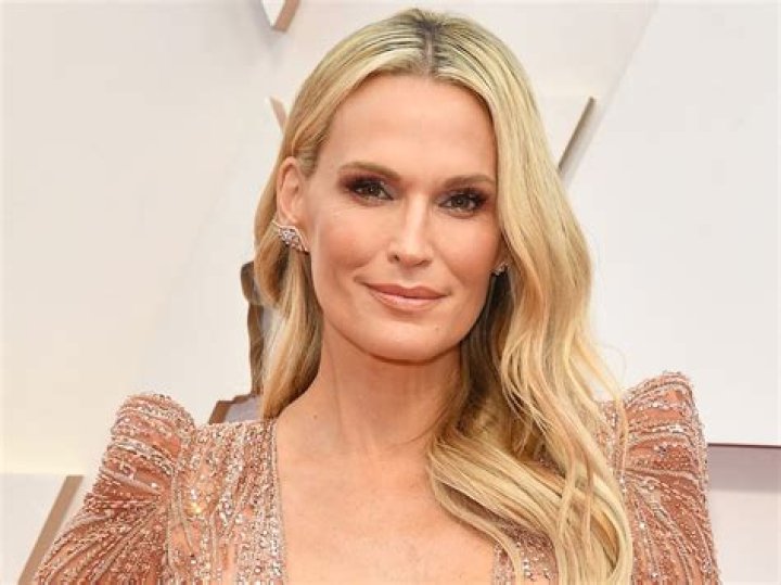 Molly Sims in Bathing Suit "Ain't Going Nowhere" — Celebwell