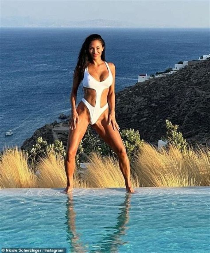 Nicole Scherzinger in Bathing Suit is "Pretty in Pink" — Celebwell