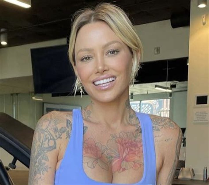 Tina Louise in Bathing Suit Says "Stay Golden" — Celebwell