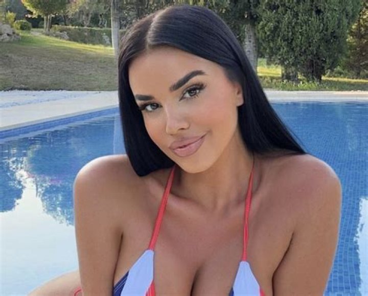 World Cup's "Sexiest Fan" Ivana Knöll Shares Swimsuit Photo Looking "Gorgeous"