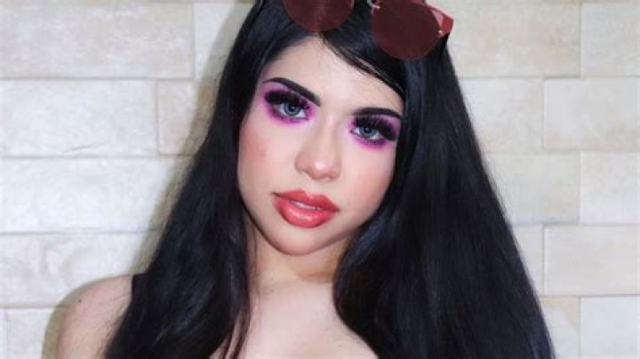 Yeri Mua in Bathing Suit Says "I'm Too Pretty" — Celebwell