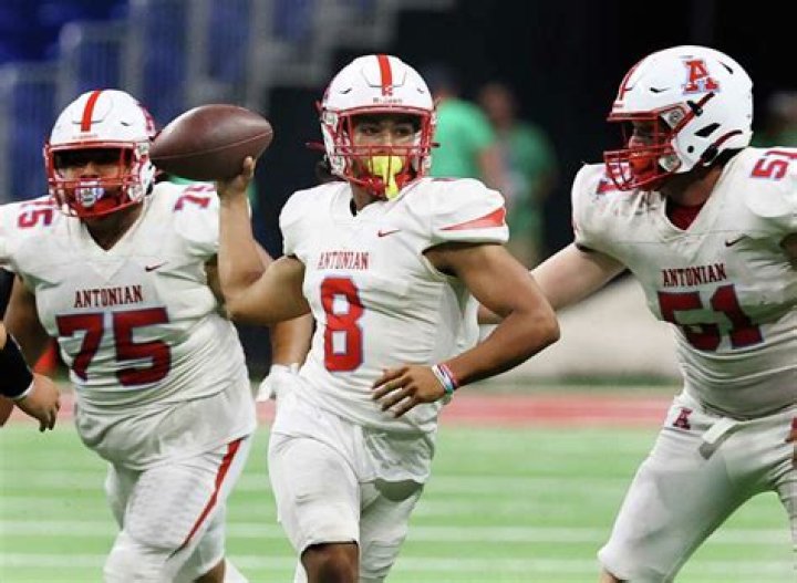 Nick Miner Died in crash while trying to help driver stuck, Florida high school quarterback