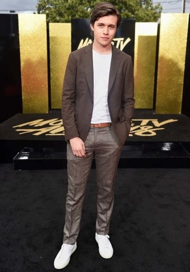 Nick Robinson Height Weight Body Measurements Shoe Size Stats Facts