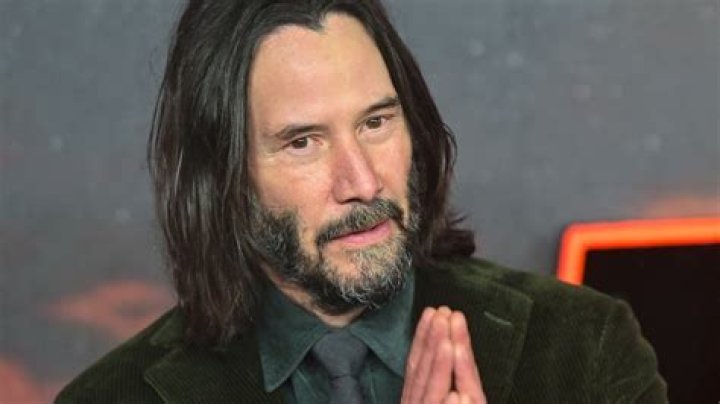 Not that anyone needed proof, but Keanu Reeves has officially been crowned more popular than Barack Obama