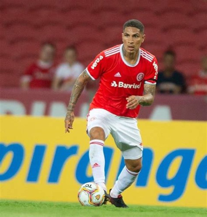 Paolo Guerrero Biography, Facts, Net Worth, Birthday, Wife, Age, Famous for, Current Team, Nationality, Contract, Salary, Career, Wiki, Transfer, News
