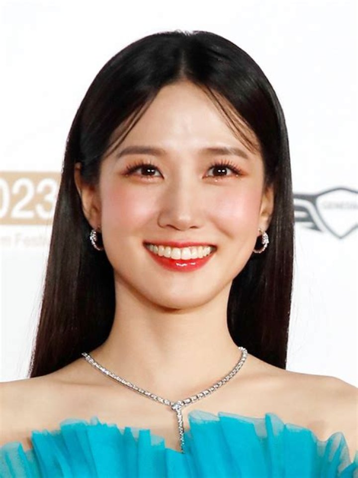 Park Eun Bin Wiki, Age, Boyfriend, Net Worth, Height & More