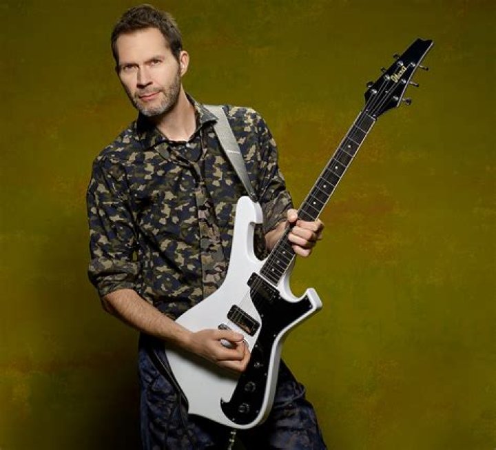 Paul Gilbert Biography - Facts, Childhood, Family Life & Achievements