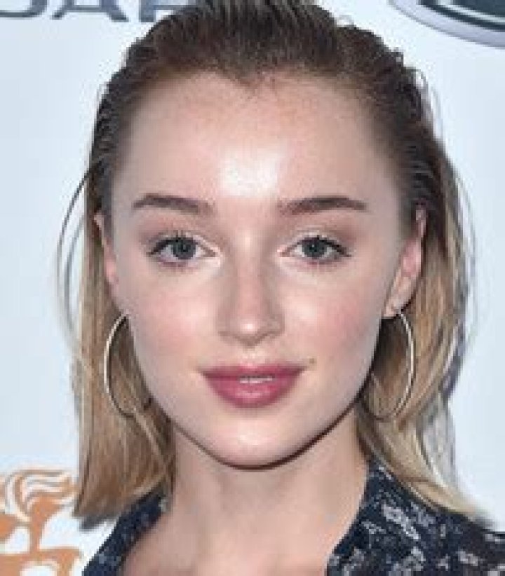Phoebe Dynevor Bra Size, Age, Weight, Height, Measurements