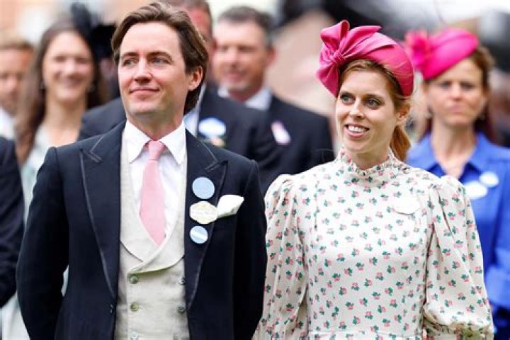 Princess Beatrice Marries Edo Mapelli Mozzi At Windsor Castle In Private Ceremony With Family And Friends
