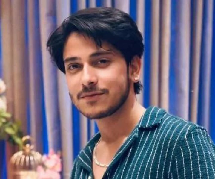 Purav Jha Wiki, Brother, Income, Age, Girlfriend, Birthday & More