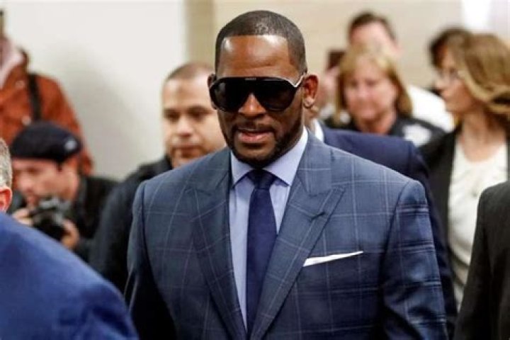 R. Kelly Is Controlling And ‘Too Extra,’ According To This Famous Actor Who Worked With Him