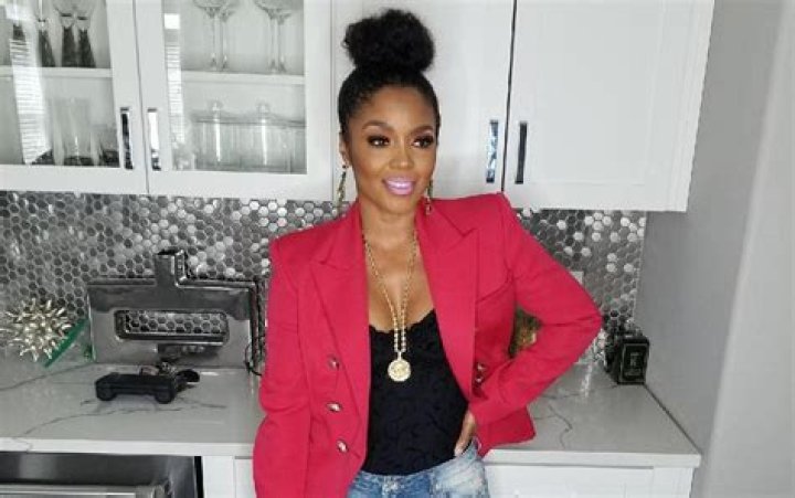Rasheeda Frost’s Fans Appreciate That She’s So Down To Earth – Check Out The Video In Which She’s Taking Pics With Her Fans At Pressed Boutique