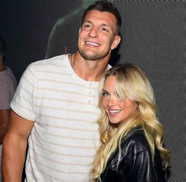 Rob Gronkowski wife: Is Rob Gronkowski married?