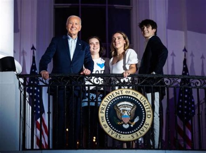 Robert Biden II: Beau Biden Son Age, Birthday, How Old Is Robert