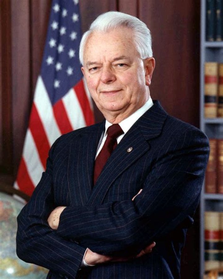 Robert Byrd Biography - Facts, Childhood, Family Life & Achievements