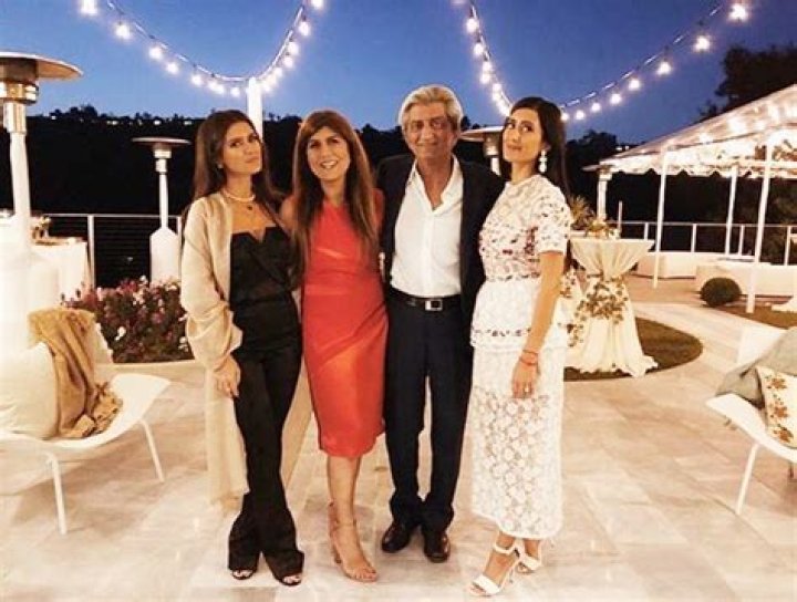 Roxy Sowlaty Bio, Wiki, Age, Parents, Father, Husband, Wedding, Net Worth,