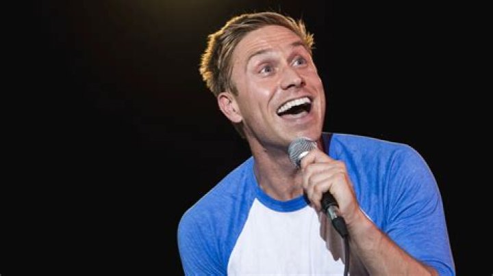 Russell Howard Biography - Facts, Childhood, Family Life & Achievements of English Comedian