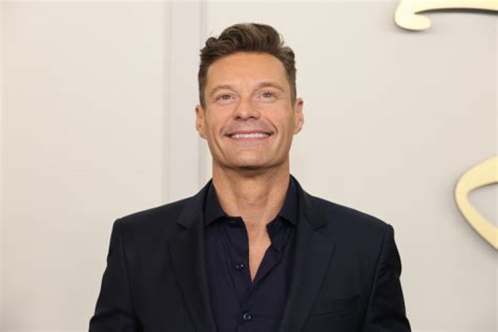 Ryan Seacrest Height Weight Body Measurements Shoe Stats Facts